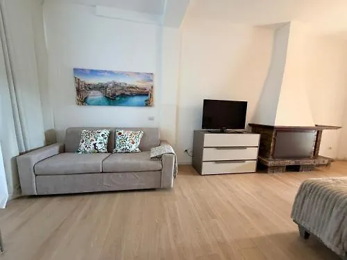 Gardenhouse Divenere شقة